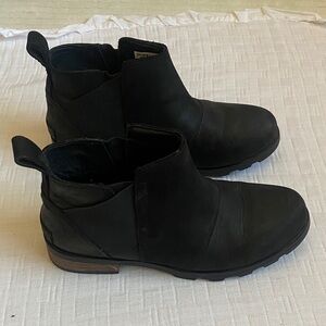 SOREL  Black Leather Chelsea Ankle Boots
